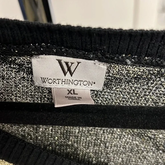 Worthington, black silver and gold lightweight sweater size extra large